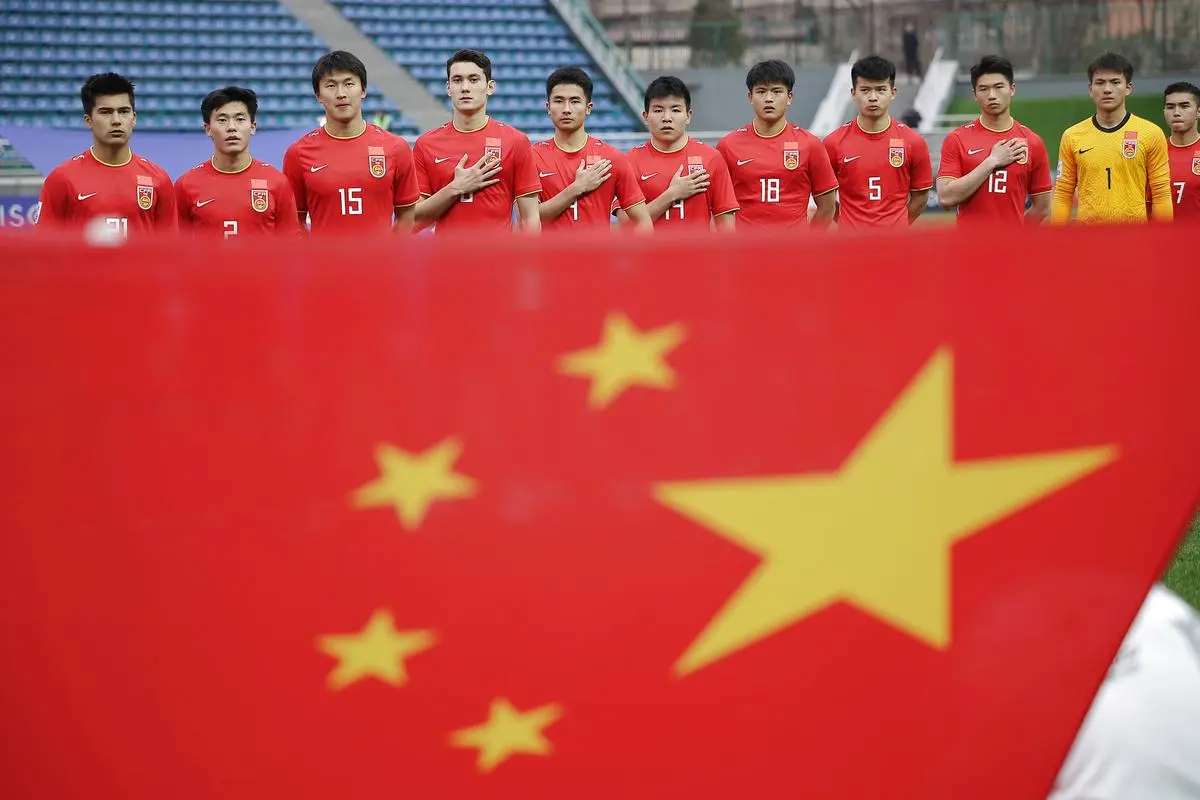 中场足球盘带控球技巧是什么